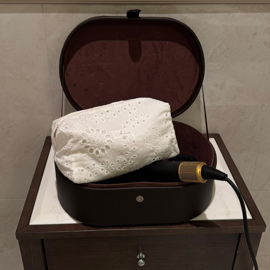 English Embroidery Beauty Pouch
