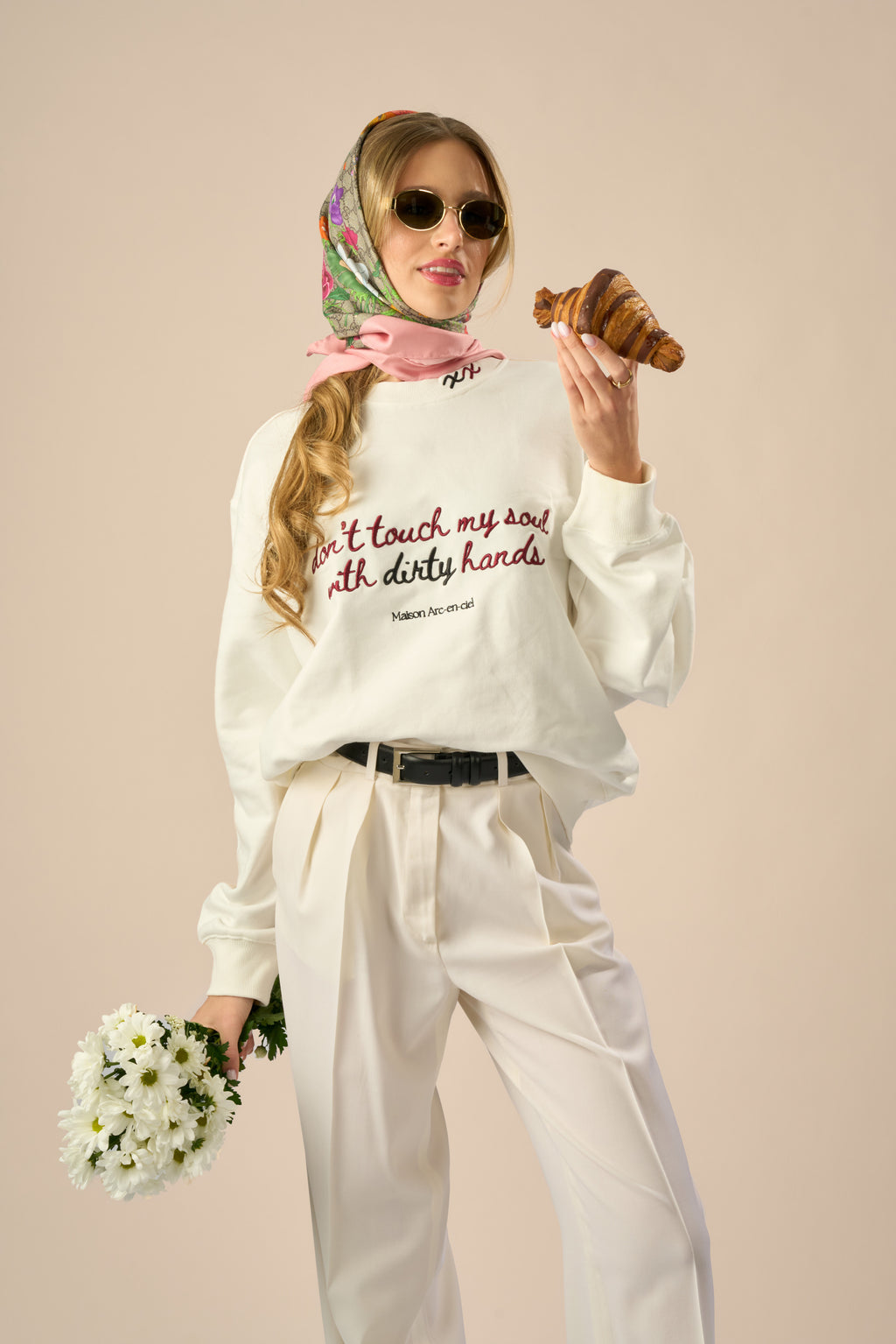 “Belle âme” Embroidered Sweatshirt