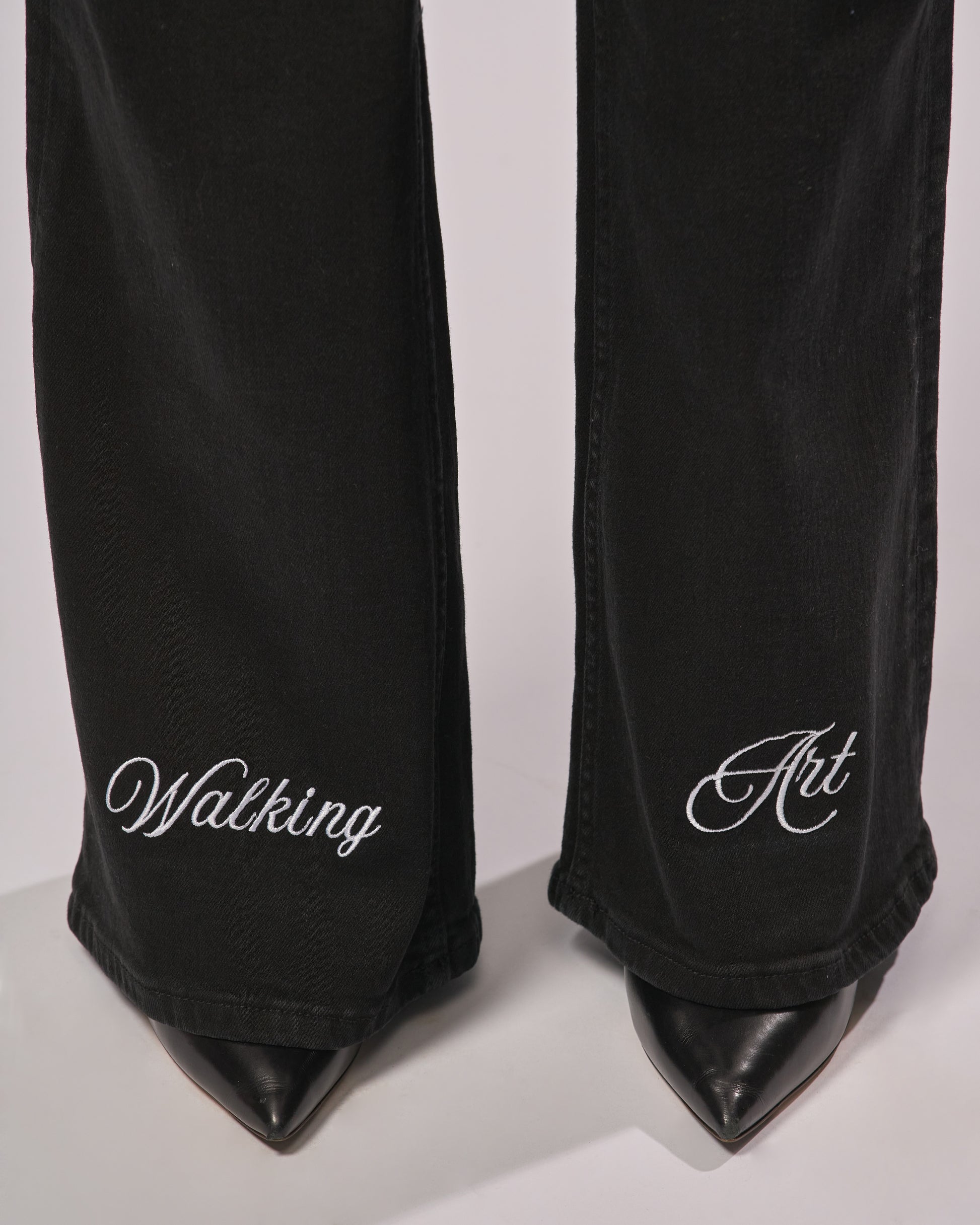 "WALKING ART" JEANS – BLACK