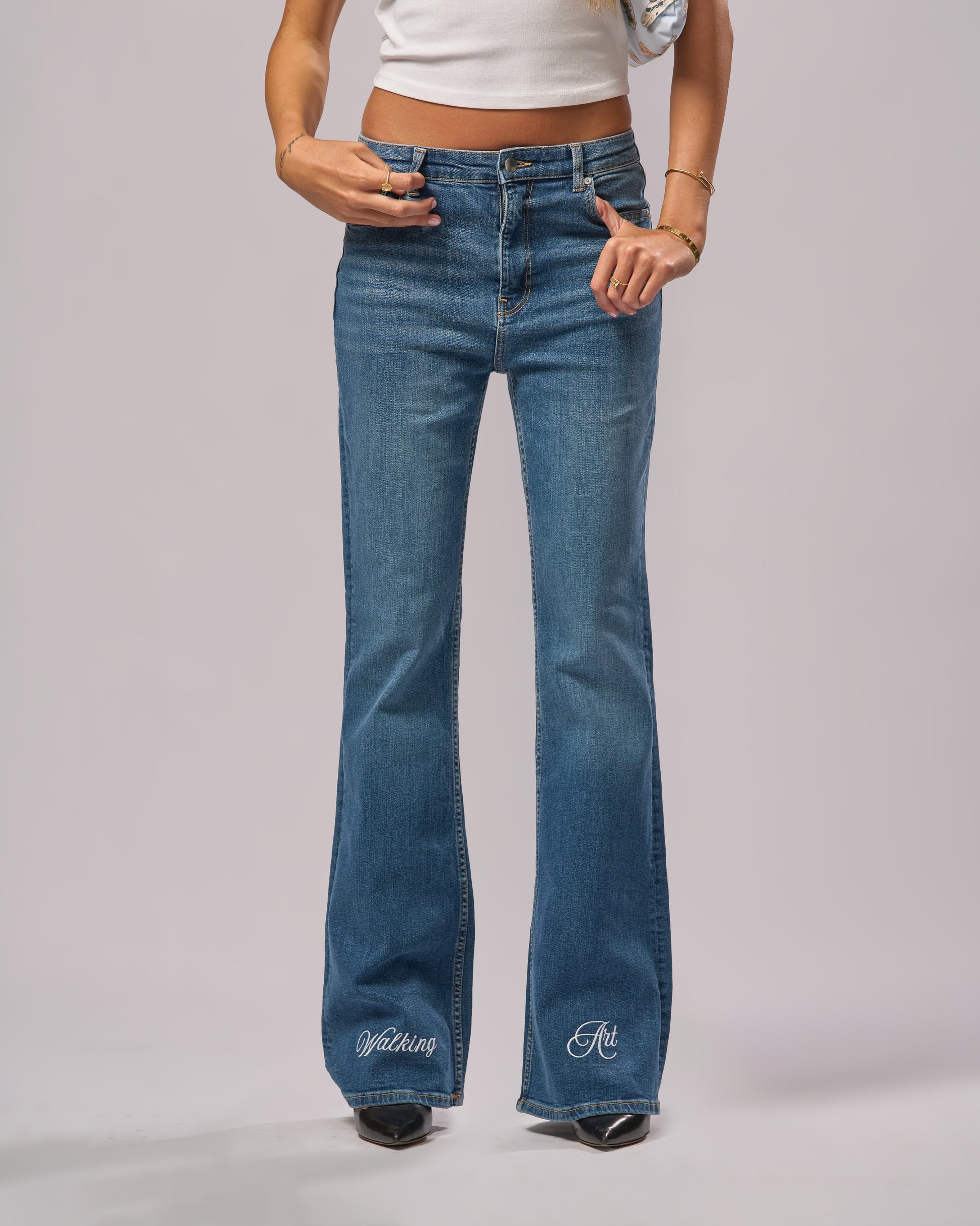 "WALKING ART" BLUE JEANS
