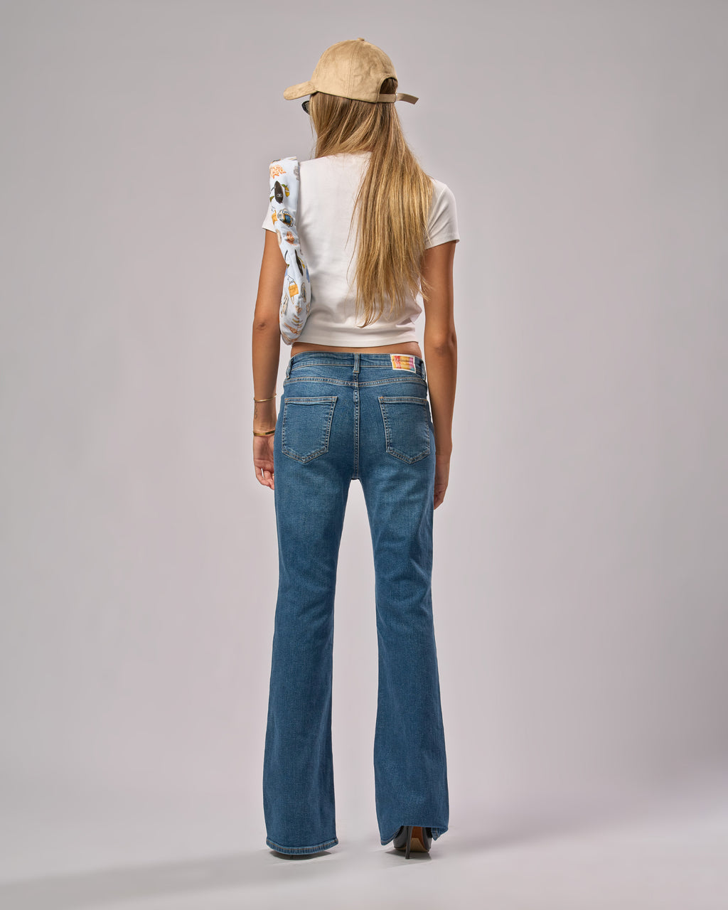 "WALKING ART" BLUE JEANS