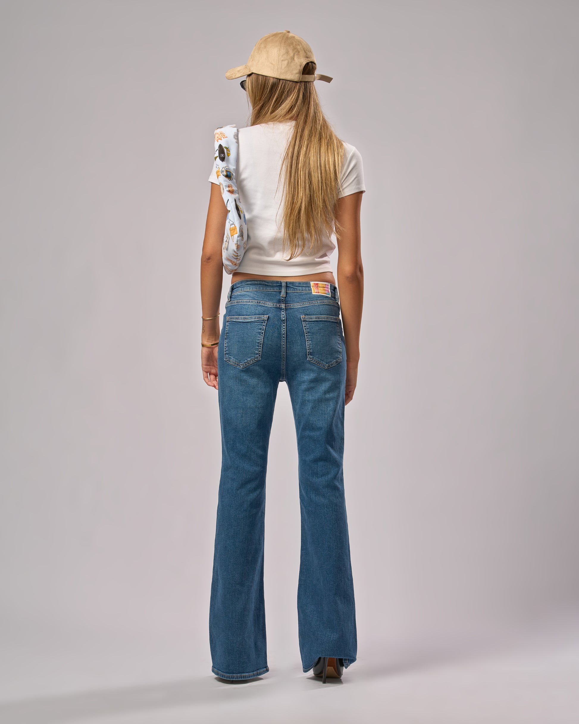 "WALKING ART" BLUE JEANS
