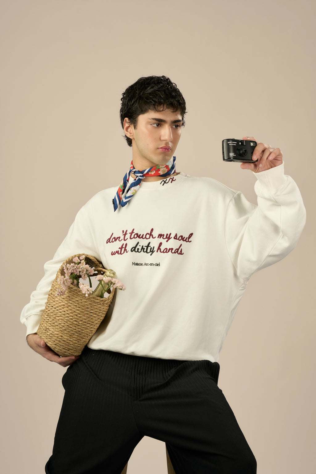 “Belle ǎme” Embroidered Sweatshirt
